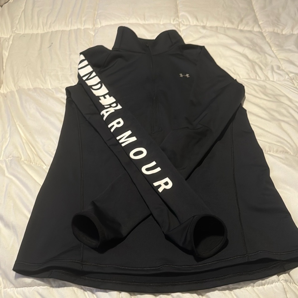 Under Armour sz small -Like New!
